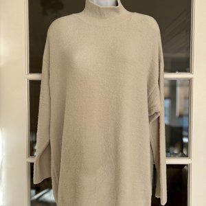 Industry Republic Women's off white extra soft sweater, Size S/P, NWT